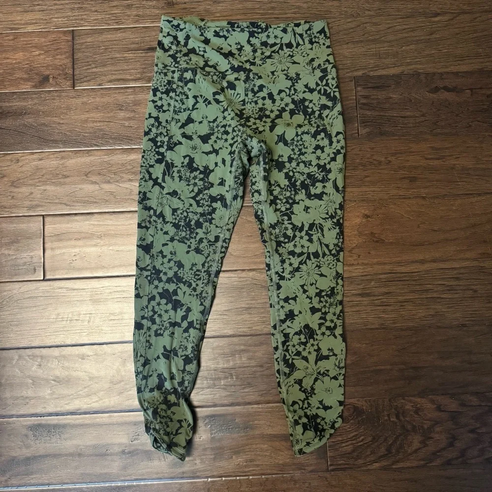 2/40 Lululemon All You Do Tight - Women’s 8 - Picture 4 of 11